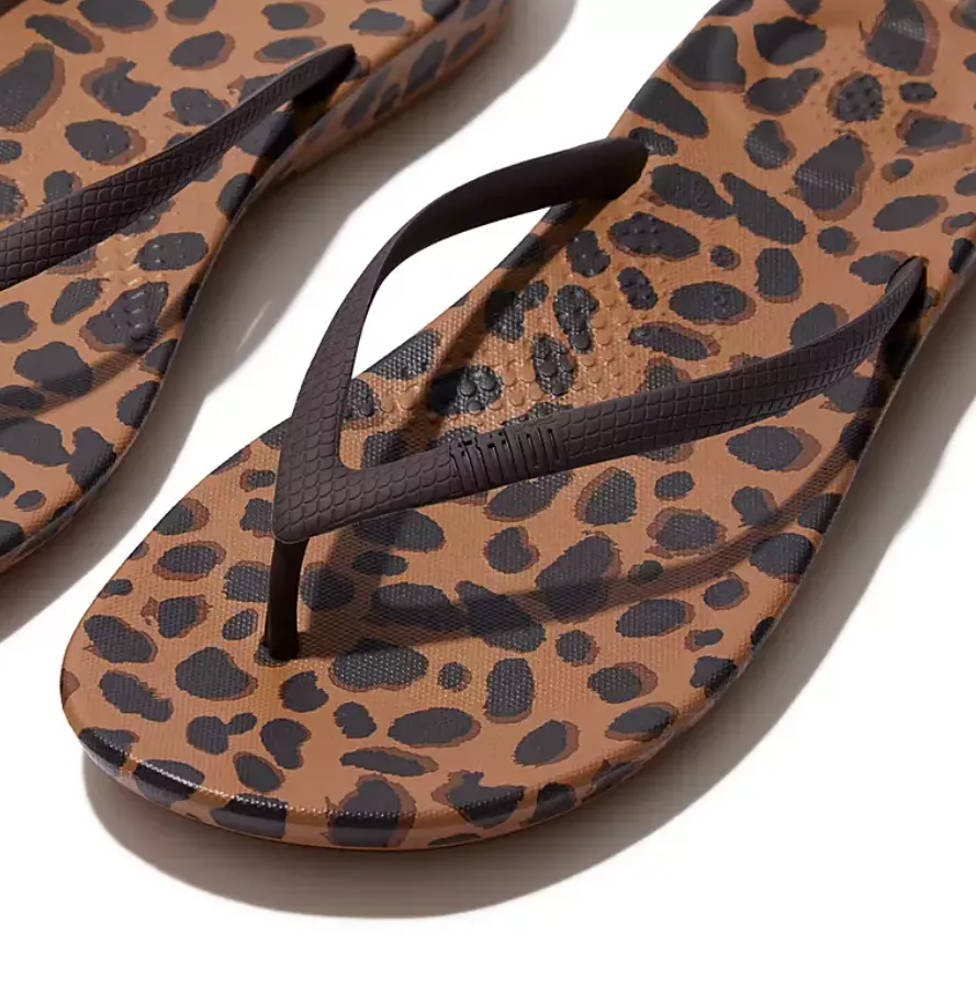 FitFlop IQUSHION Leopard-Print Ergonomic Flip-Flops